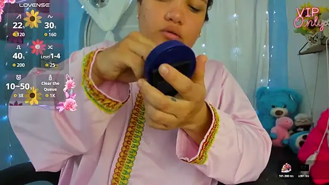 Snapshot of Falak-Yasin chatting on 05-22-26, 11:49 Falak-Yasin online show from 05-22-26, 11:49