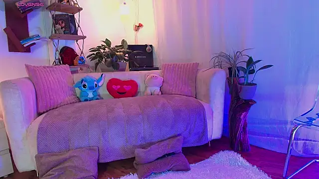 HANNAH LOVEE online show from 04-08-26, 02:55