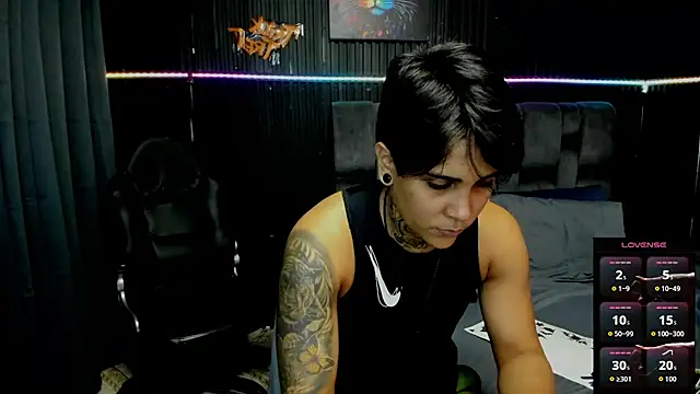 ZhoeStrong online show from 10-31-25, 09:49