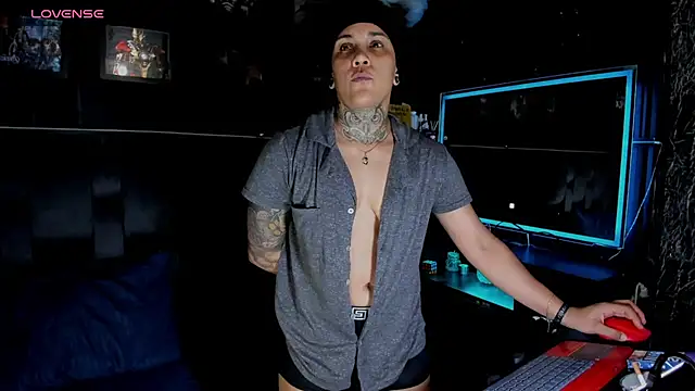 ZhoeStrong online show from 04-10-26, 05:01