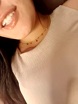 Snapshot of im_here- chatting on 02-20-25, 11:43 im here- online show from 02-20-25, 11:43