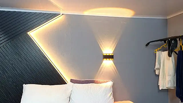 Laia and Aloby online show from 02-25-26, 10:08