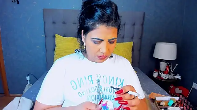 AmyCubes online show from 11-22-25, 04:55