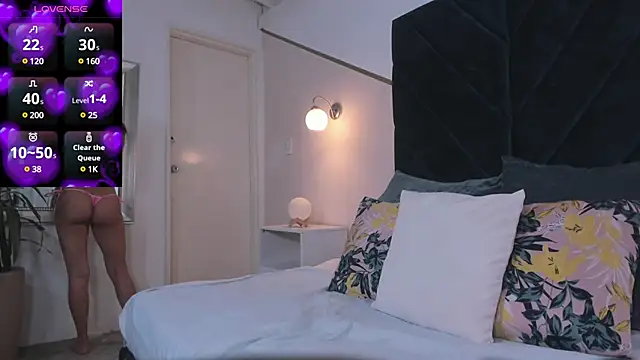 Snapshot of melaniee_jones chatting on 12-12-24, 06:10 melaniee jones online show from 12-12-24, 06:10