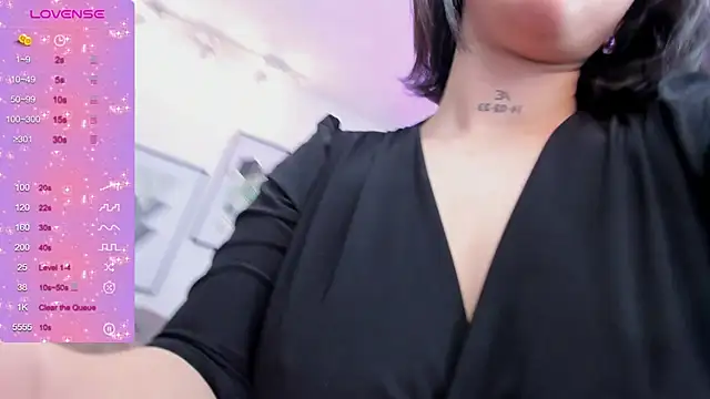 Snapshot of kendaall_jenner_ chatting on 12-24-24, 03:49 kendaall jenner  online show from 12-24-24, 03:49