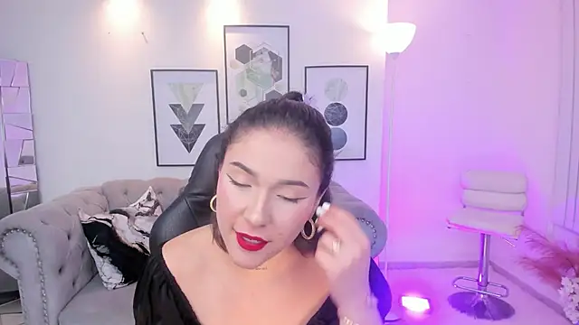 Snapshot of kendaall_jenner_ chatting on 01-31-25, 05:09 kendaall jenner  online show from 01-31-25, 05:09