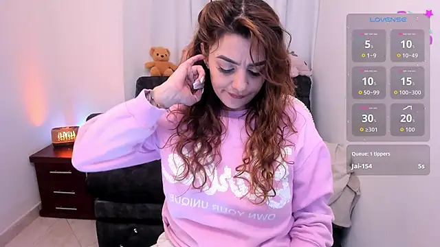 Lu perez online show from 04-20-26, 02:09