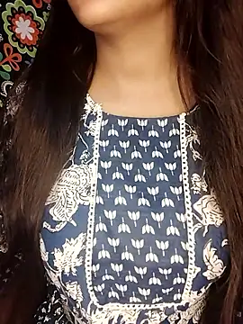 Sreya213 online show from 03-18-26, 06:44