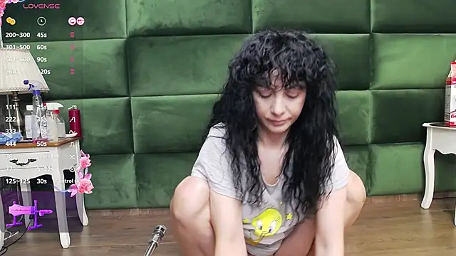 Snapshot of SelenSummer chatting on 10-22-25, 07:02 SelenSummer online show from 10-22-25, 07:02