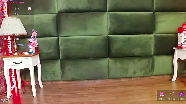 Snapshot of SelenSummer chatting on 11-24-25, 08:08 SelenSummer online show from 11-24-25, 08:08