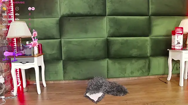 Snapshot of SelenSummer chatting on 11-28-25, 08:00 SelenSummer online show from 11-28-25, 08:00