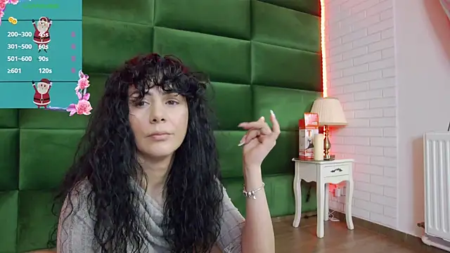 Snapshot of SelenSummer chatting on 12-16-25, 07:52 SelenSummer online show from 12-16-25, 07:52