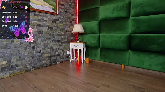 Snapshot of SelenSummer chatting on 02-11-26, 08:14 SelenSummer online show from 02-11-26, 08:14