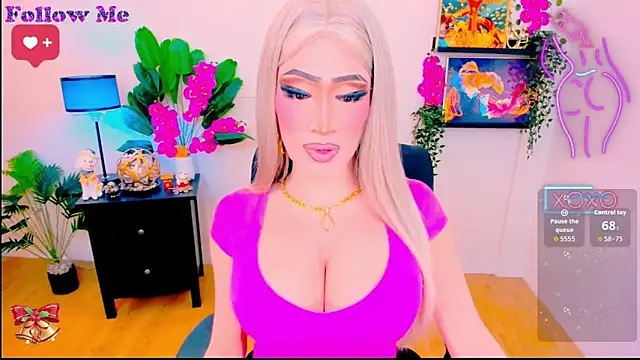 Snapshot of TwittyGirL9inch_exotic chatting on 11-16-25, 08:31 TwittyGirL9inch exotic online show from 11-16-25, 08:31