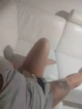 Snapshot of swingr chatting on 01-22-25, 11:53 swingr online show from 01-22-25, 11:53