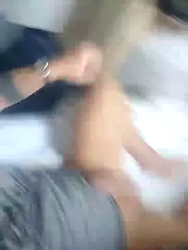 Snapshot of swingr chatting on 02-14-25, 02:02 swingr online show from 02-14-25, 02:02