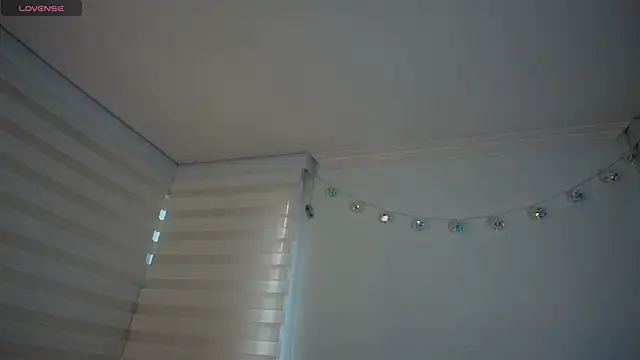 venusleroy  online show from 04-16-26, 10:45