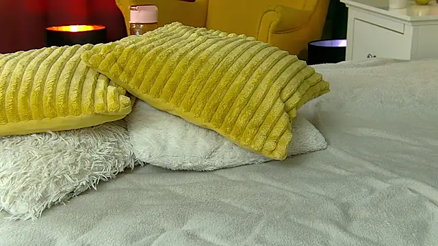 Snapshot of Foxxxy_MILF chatting on 02-22-25, 08:29 Foxxxy MILF online show from 02-22-25, 08:29