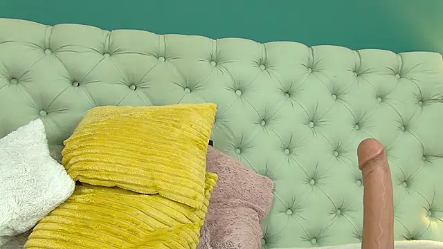 Snapshot of Foxxxy_MILF chatting on 03-02-25, 11:18 Foxxxy MILF online show from 03-02-25, 11:18