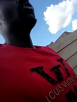 Snapshot of Izifebe chatting on 03-23-26, 12:53 Izifebe online show from 03-23-26, 12:53