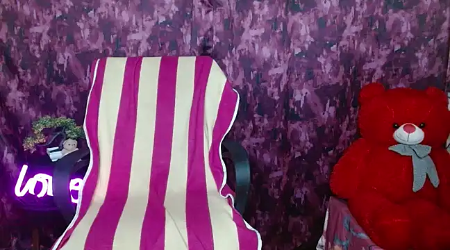 Snapshot of Naughty_Ayesha1 chatting on 01-02-25, 04:09 Naughty Ayesha1 online show from 01-02-25, 04:09