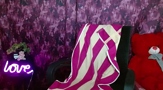 Snapshot of Naughty_Ayesha1 chatting on 01-18-25, 03:49 Naughty Ayesha1 online show from 01-18-25, 03:49