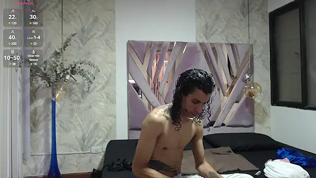 Snapshot of jackstanford chatting on 12-30-24, 01:47 jackstanford online show from 12-30-24, 01:47