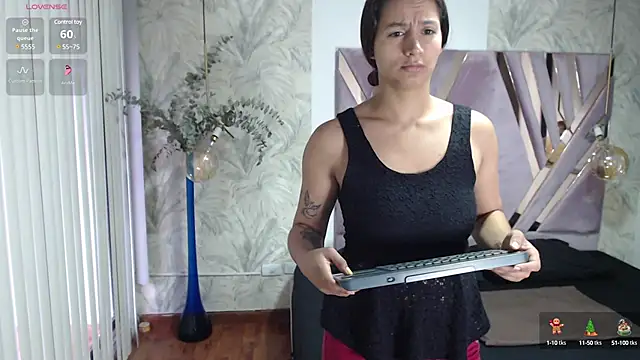 Snapshot of jackstanford chatting on 12-31-24, 12:46 jackstanford online show from 12-31-24, 12:46