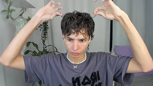 santy-kitty online show from 12-16-25, 02:16