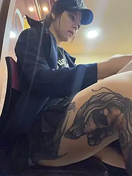 EemaHaruki online show from 04-21-26, 05:28