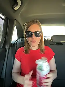 Snapshot of Sissy-Bee chatting on 03-22-25, 04:26 Sissy-Bee online show from 03-22-25, 04:26