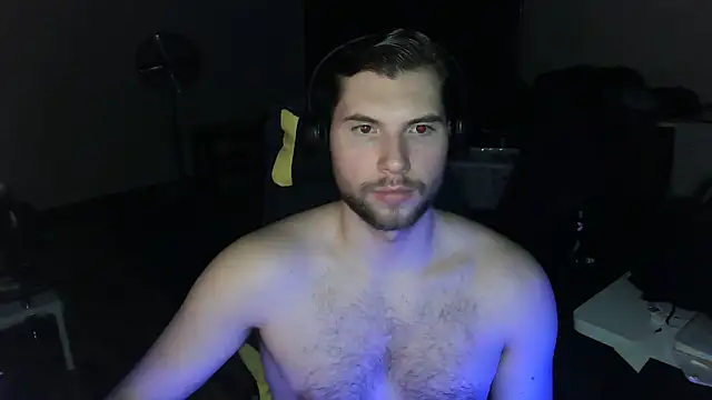 Snapshot of Ironman220 chatting on 01-28-25, 08:47 Ironman220 online show from 01-28-25, 08:47