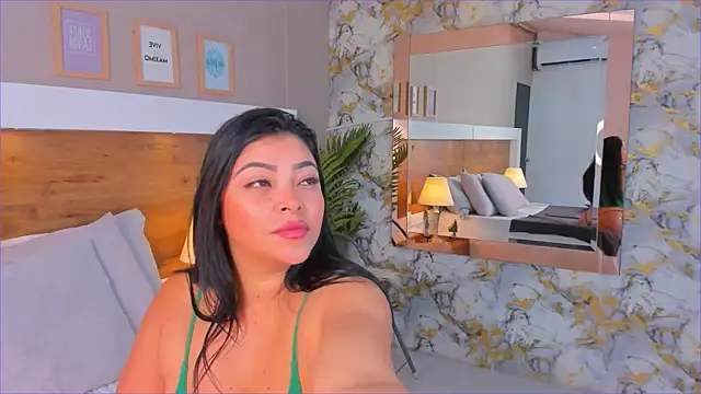 EmaBakker online show from 11-29-25, 12:41