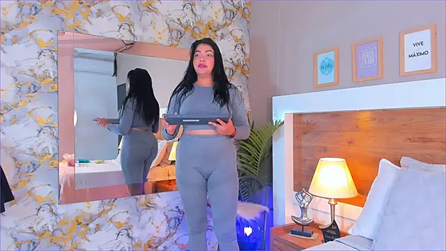 Snapshot of EmaBakker chatting on 01-19-26, 11:25 EmaBakker online show from 01-19-26, 11:25