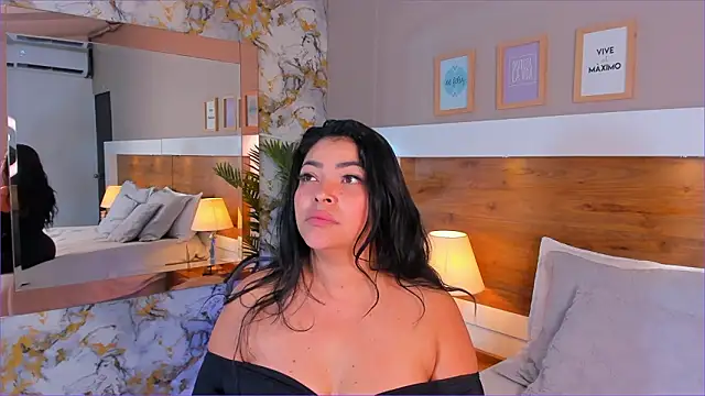 Snapshot of EmaBakker chatting on 02-01-26, 06:23 EmaBakker online show from 02-01-26, 06:23