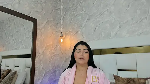 Snapshot of EmaBakker chatting on 02-13-26, 07:15 EmaBakker online show from 02-13-26, 07:15