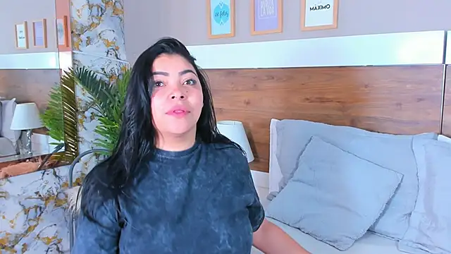 Snapshot of EmaBakker chatting on 02-24-26, 06:33 EmaBakker online show from 02-24-26, 06:33