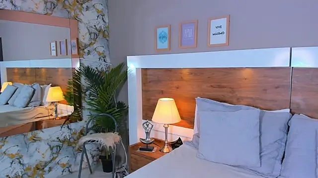 Snapshot of EmaBakker chatting on 02-26-26, 05:17 EmaBakker online show from 02-26-26, 05:17