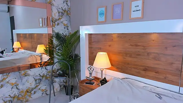 Snapshot of EmaBakker chatting on 02-26-26, 05:23 EmaBakker online show from 02-26-26, 05:23