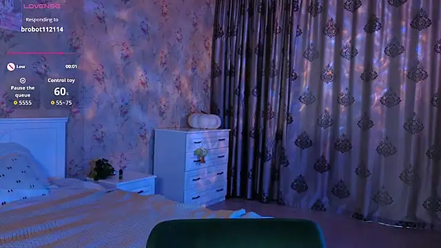 Snapshot of Nora_Failure chatting on 09-19-25, 02:13 Nora Failure online show from 09-19-25, 02:13