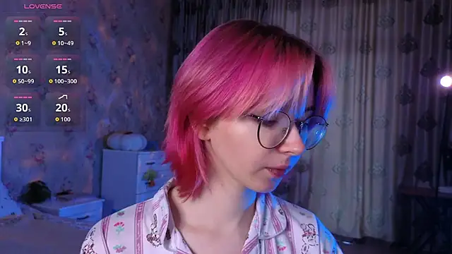 Snapshot of Nora_Failure chatting on 10-06-25, 06:11 Nora Failure online show from 10-06-25, 06:11