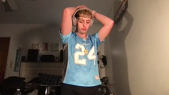 twentywithafelonyy online show from 02-17-25, 07:47