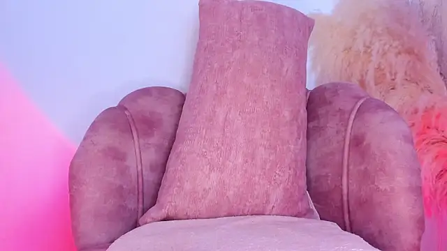 amelie murphy  online show from 12-13-24, 02:38