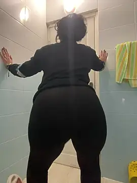 Layla-daloua online show from 02-01-26, 11:03