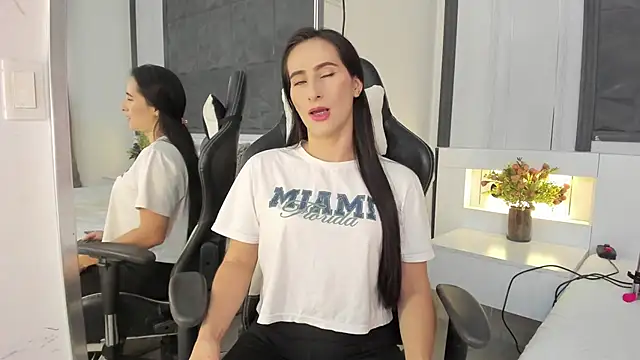 SaraGomez1 online show from 10-16-25, 02:29