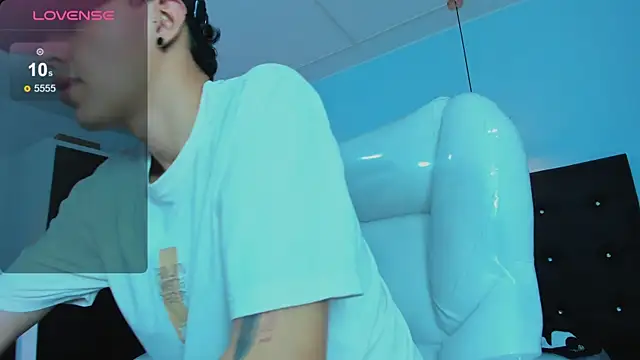 Lobo 17  online show from 11-06-25, 03:40