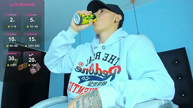 Lobo 17  online show from 12-17-25, 03:34