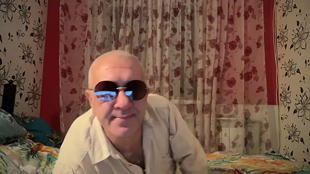 Snapshot of StellarTeam chatting on 01-05-25, 06:24 StellarTeam online show from 01-05-25, 06:24