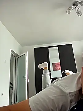 Snapshot of KarlosCarutox chatting on 09-13-25, 01:00 KarlosCarutox online show from 09-13-25, 01:00