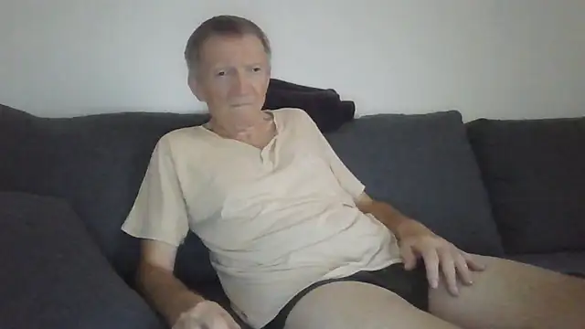 Snapshot of naturiste974 chatting on 06-24-26, 03:00 naturiste974 online show from 06-24-26, 03:00